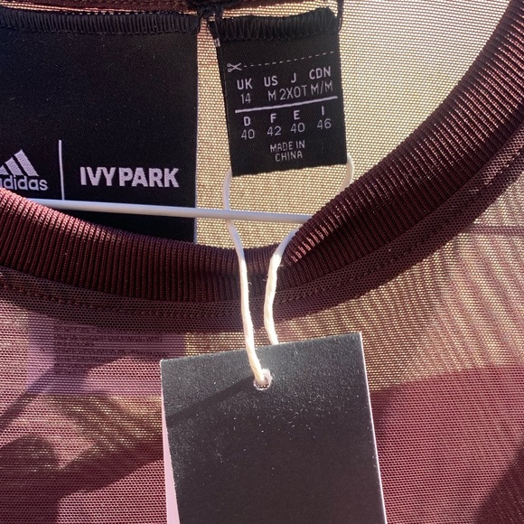 NWT WOMEN IVY PARK M CROP TOP - Picture 2 of 2